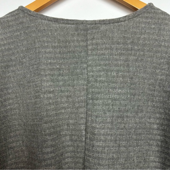 Lily Morgan light grey knit pullover. - Picture 5 of 6